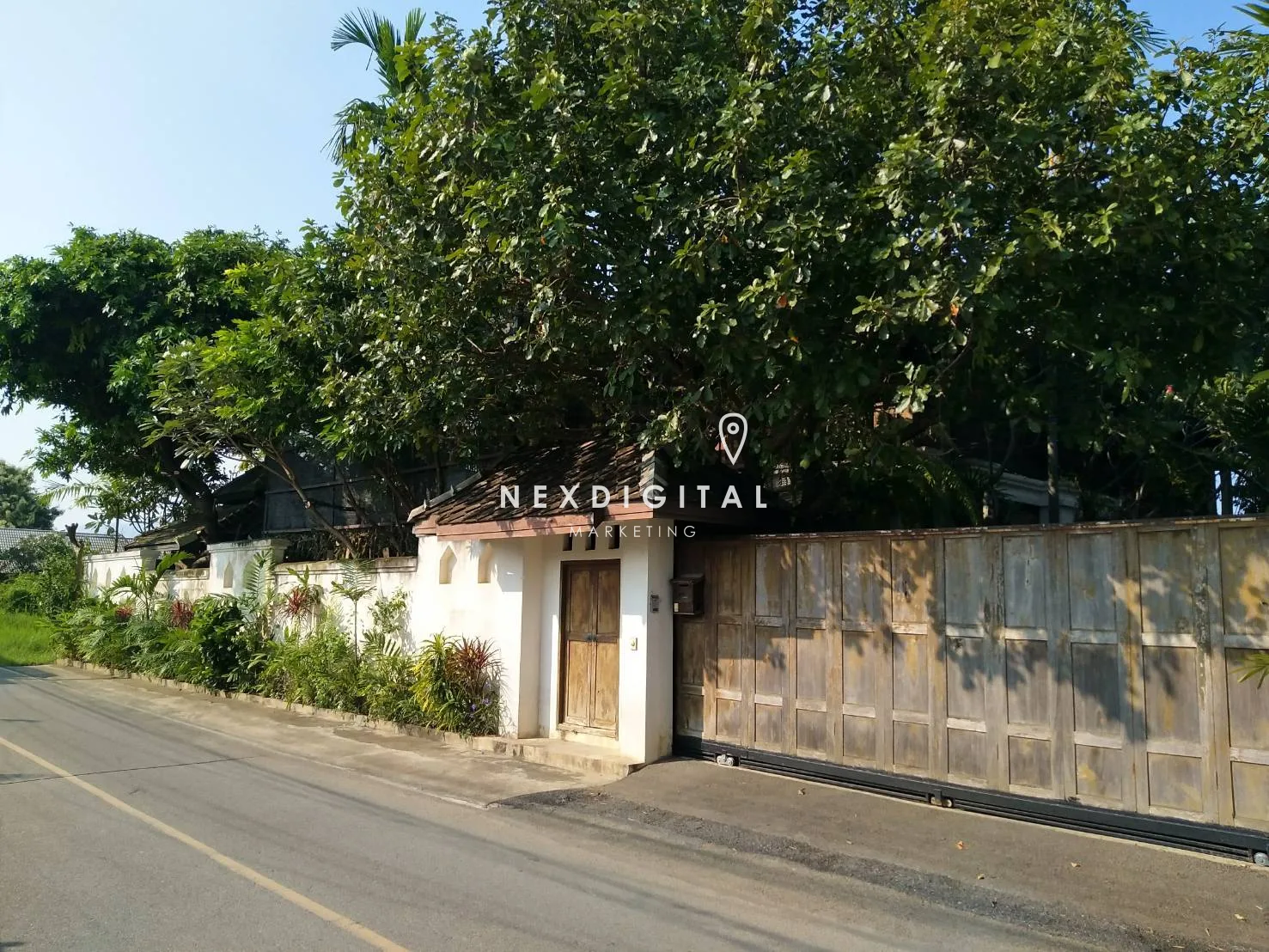 บ้านหรูสไตล์ ล้านนาแท้ 2 ชั้น หลังคาซ้อนหลายชั้น อลังการ  6 Story 5 ห้องนอน 8 ห้องน้ำ - 5